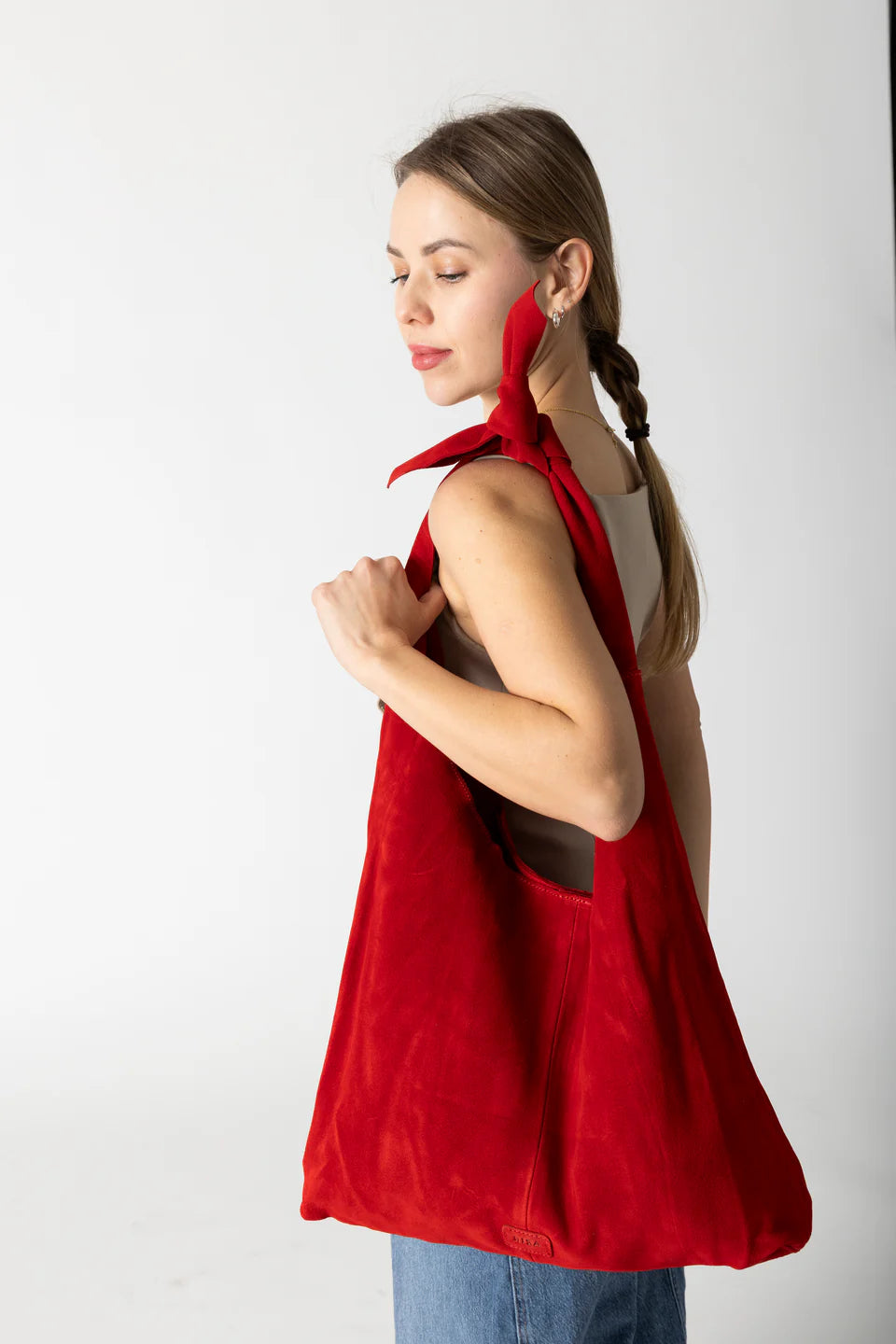 RISA KNOT TOTE BAG - RED SUEDE