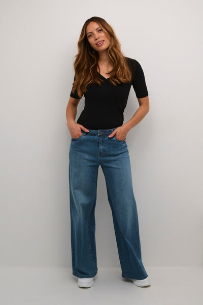 Lane Bryant - Xoxo, I.Joelle is on 🔥 in our high rise skinny jeans with  the New FLEX Magic Waistband. 💙 Shop now or stop by our stores this  weekend for the