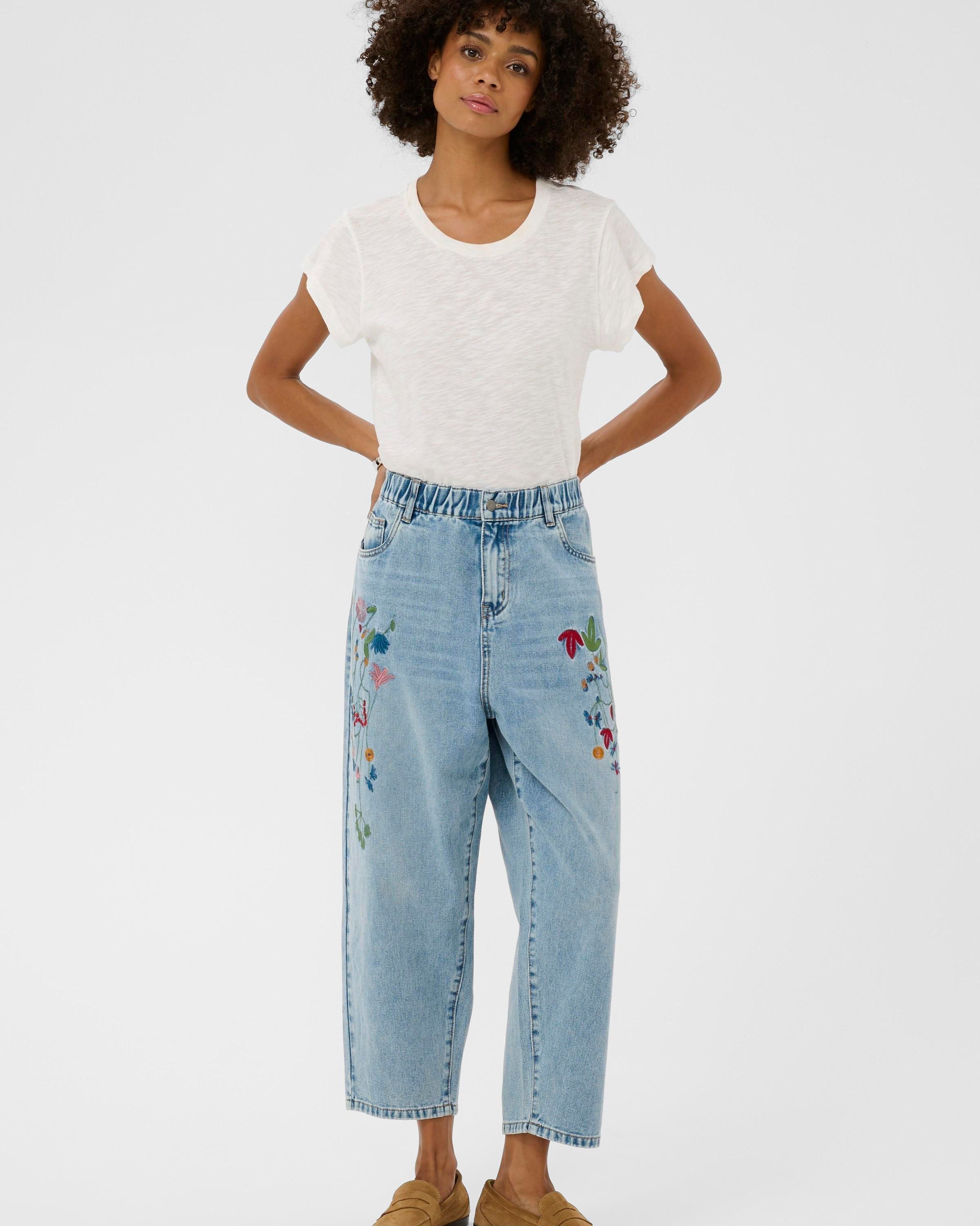 CULTURE TIALA EMBROIDERED JEANS - LIGHT BLUE WASH