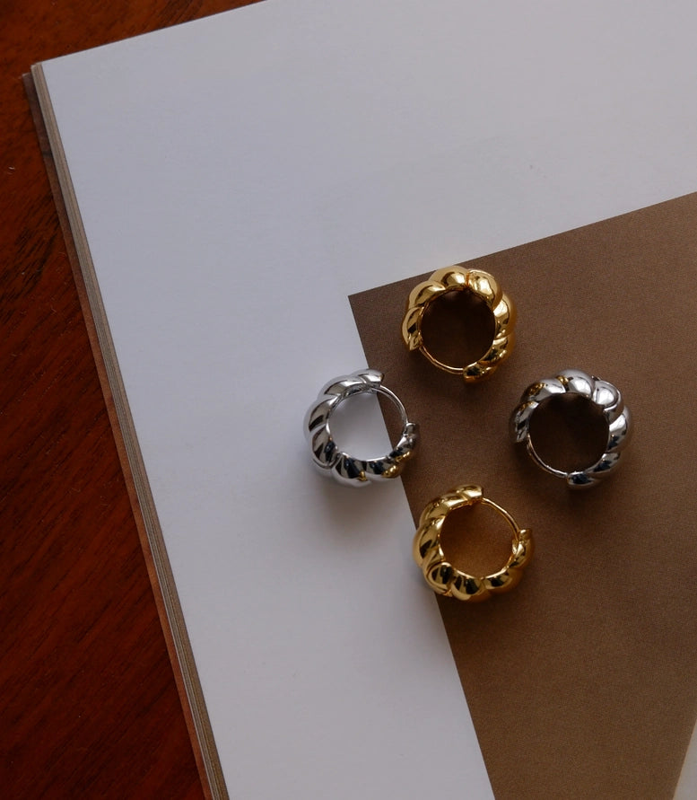 ARYA THICK TWISTED HOOPS - SILVER