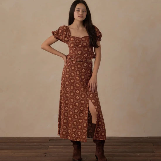 RYLEE + CRU TEEN MIDI SKIRT - BRICK DAISIES