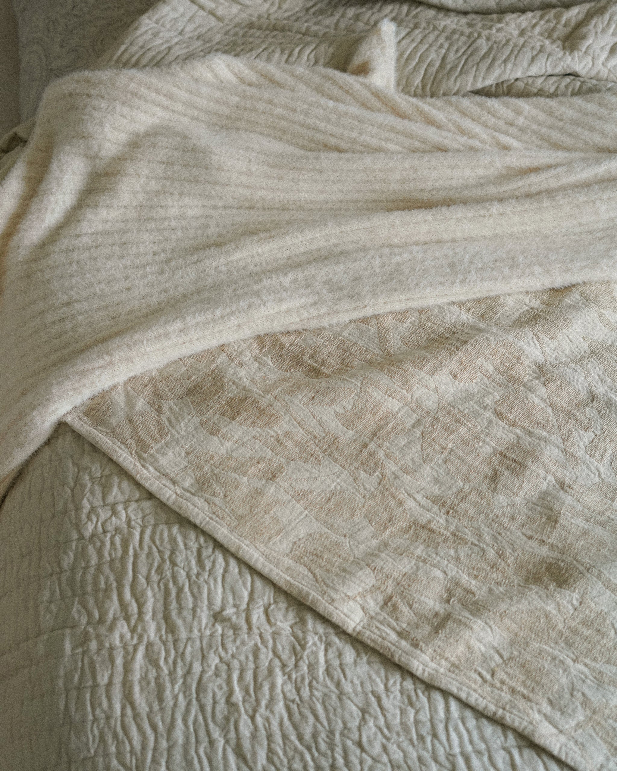 MEADOW THROW - CREAM