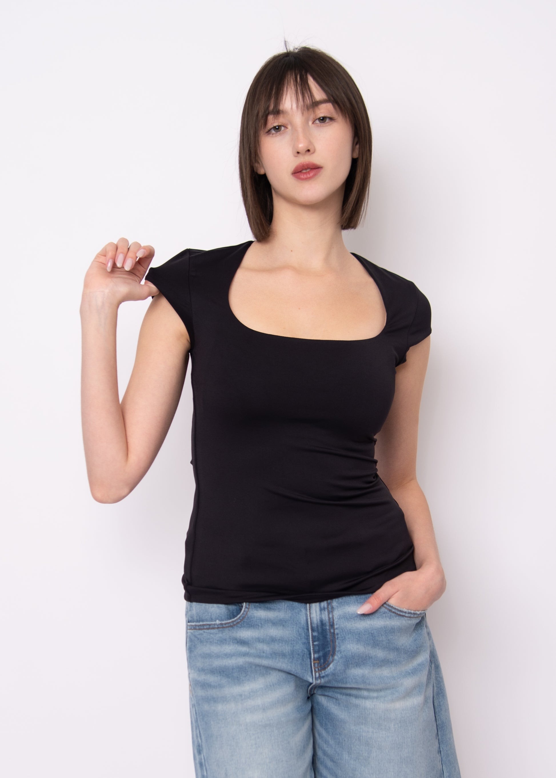 TIARA CAP SLEEVE TOP - BLACK