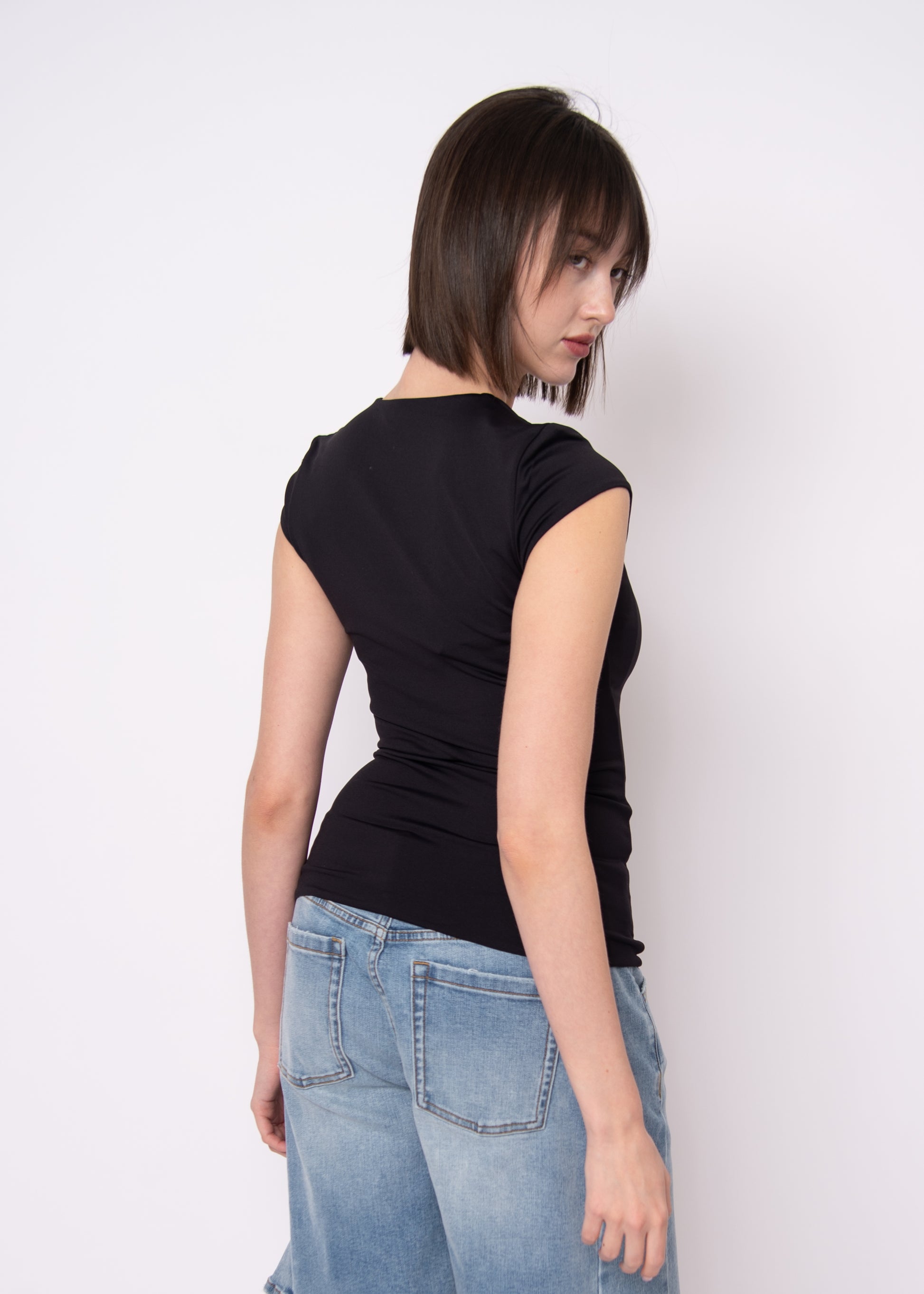 TIARA CAP SLEEVE TOP - BLACK