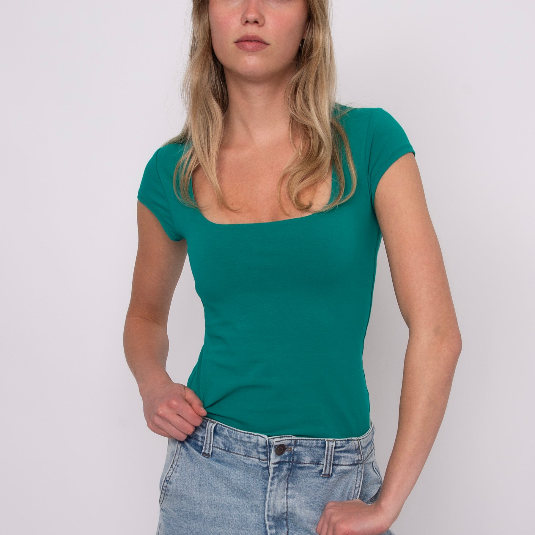 COTTON CORE SHAYLA CAP SLEEVE TEE - MARINE GREEN