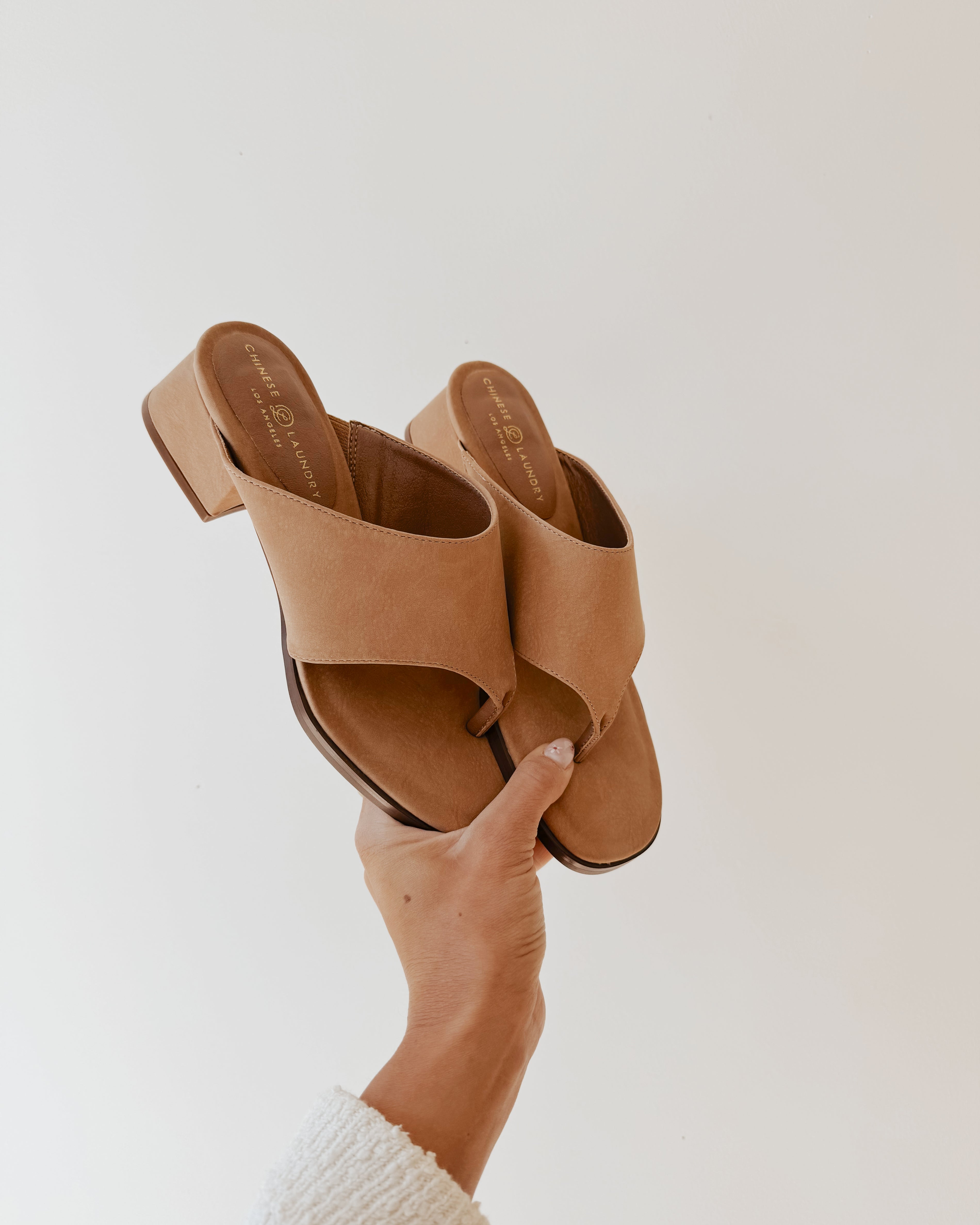 CHINESE LAUNDRY GIANNA TOE SANDAL - NATURAL NUBUCK