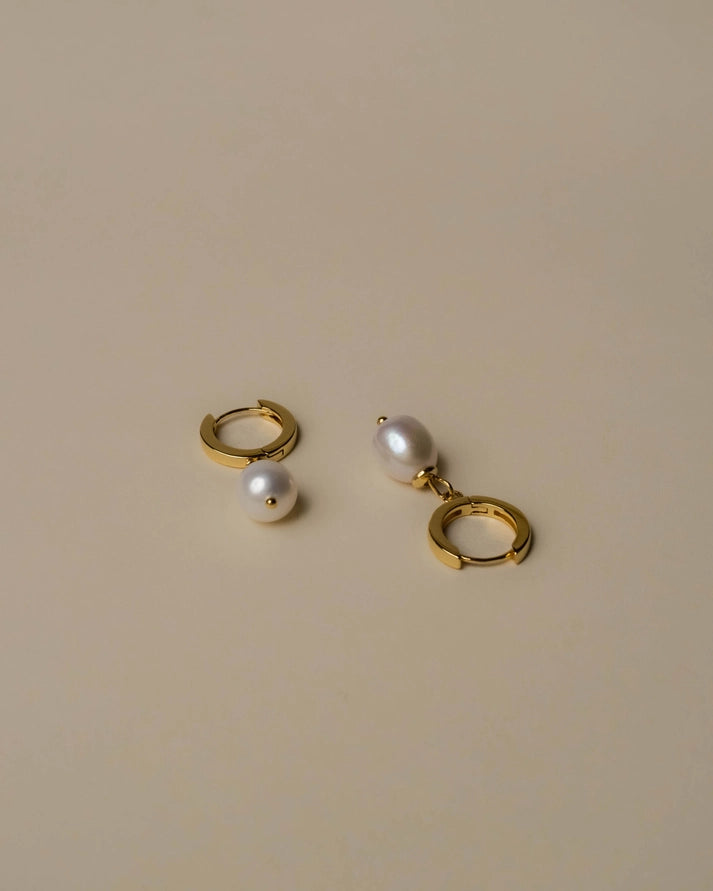 LAUREL FRESHWATER PEARL EARRINGS - GOLD
