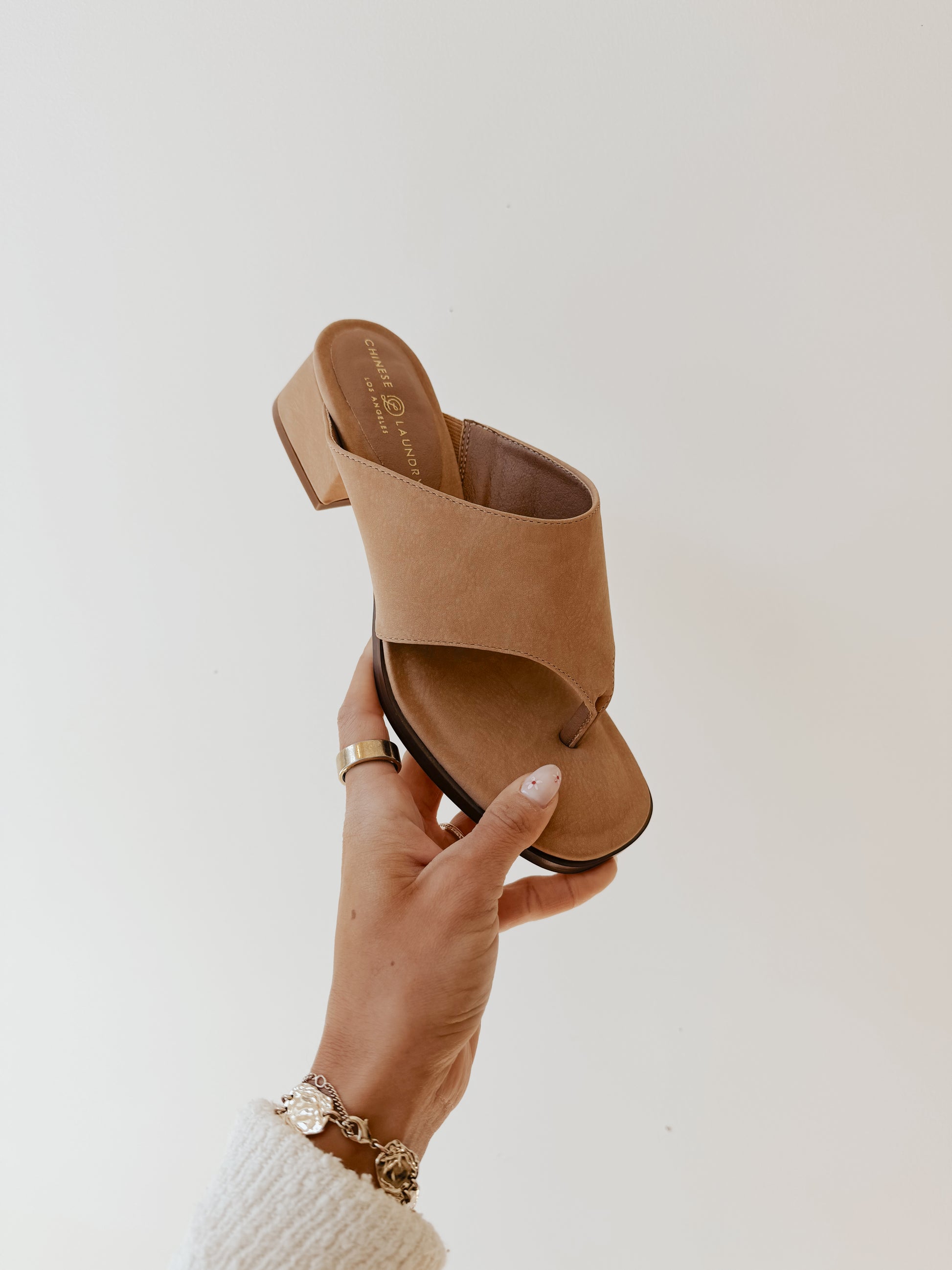 CHINESE LAUNDRY GIANNA TOE SANDAL - NATURAL NUBUCK
