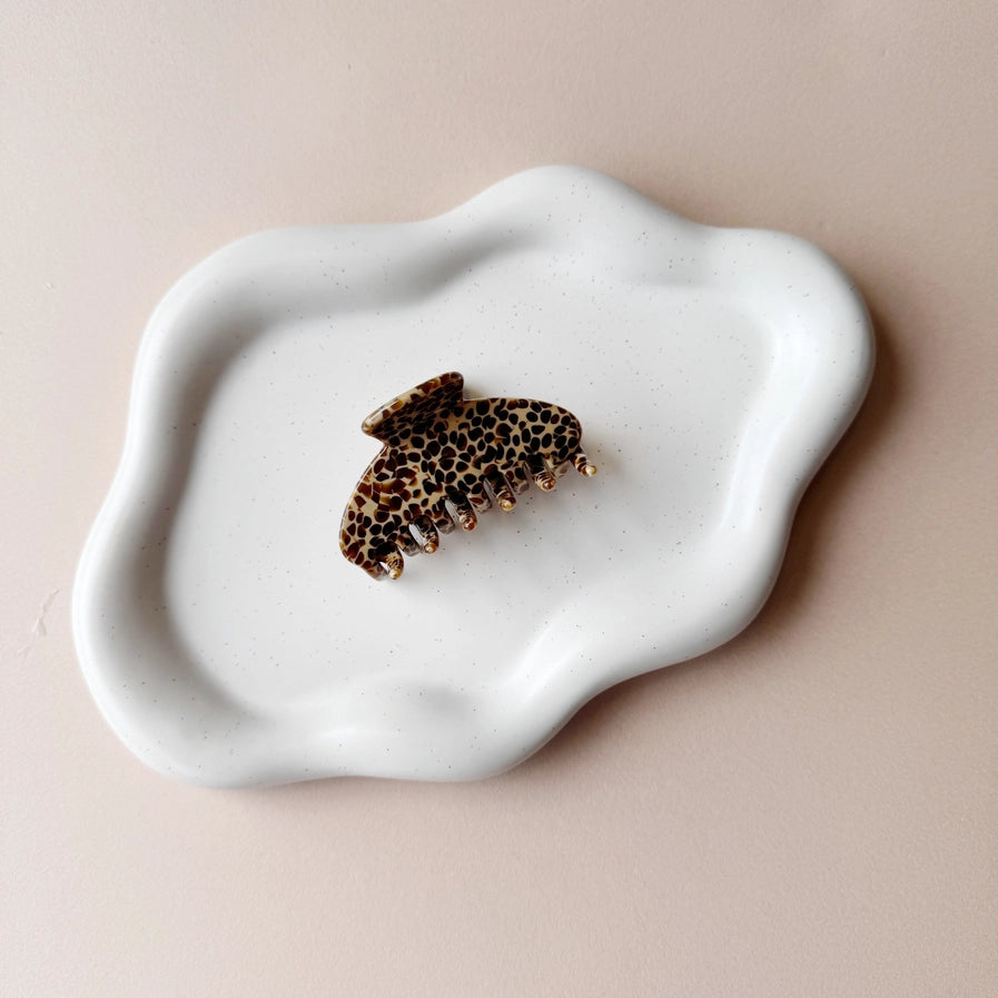 THE NELLA CLAW CLIP - BEIGE MULTI