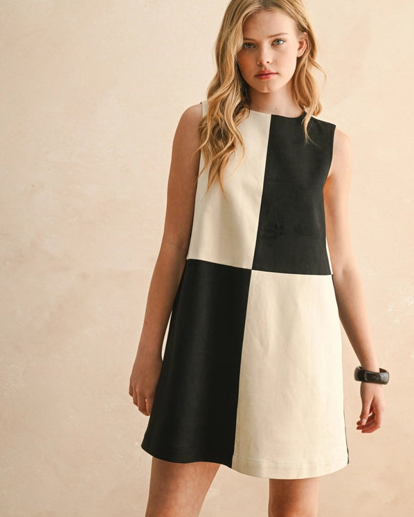 CONTRASTED SHIFT DRESS - BLACK