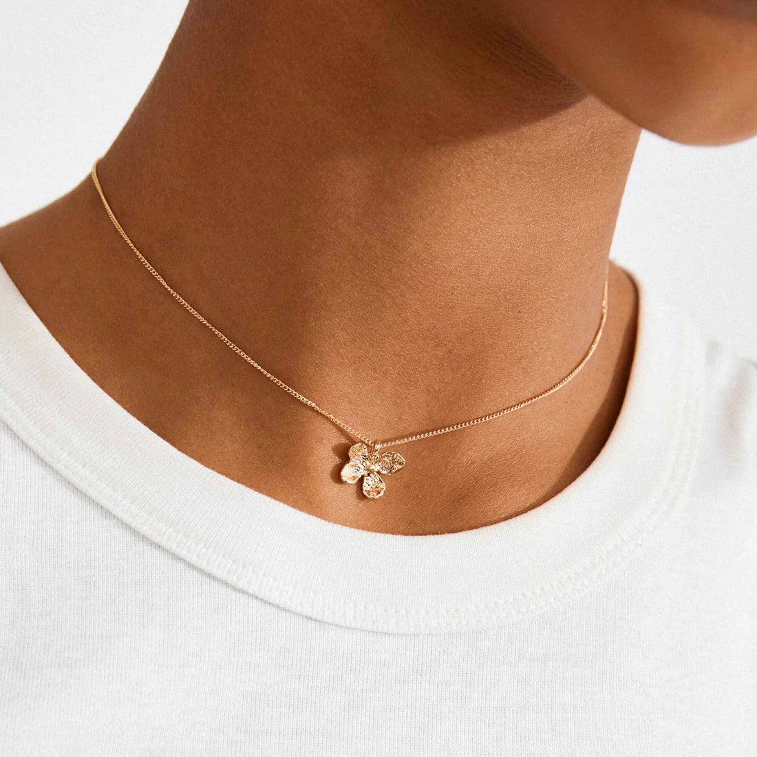 PILGRIM AJANI RECYCLED FLOWER PENDANT NECKLACE - GOLD
