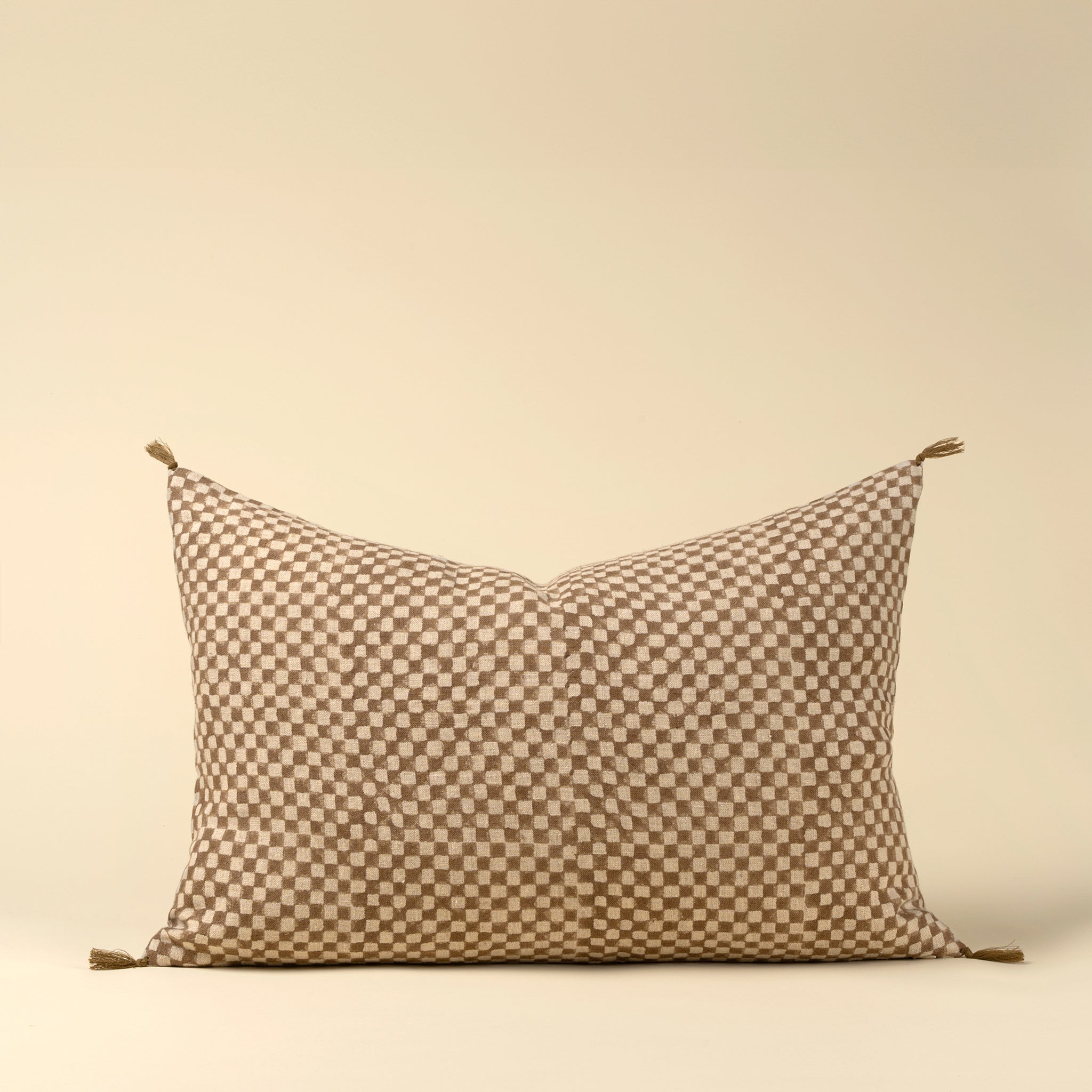 16 X 24 BLOCK PRINT CHECK PILLOW - BROWN