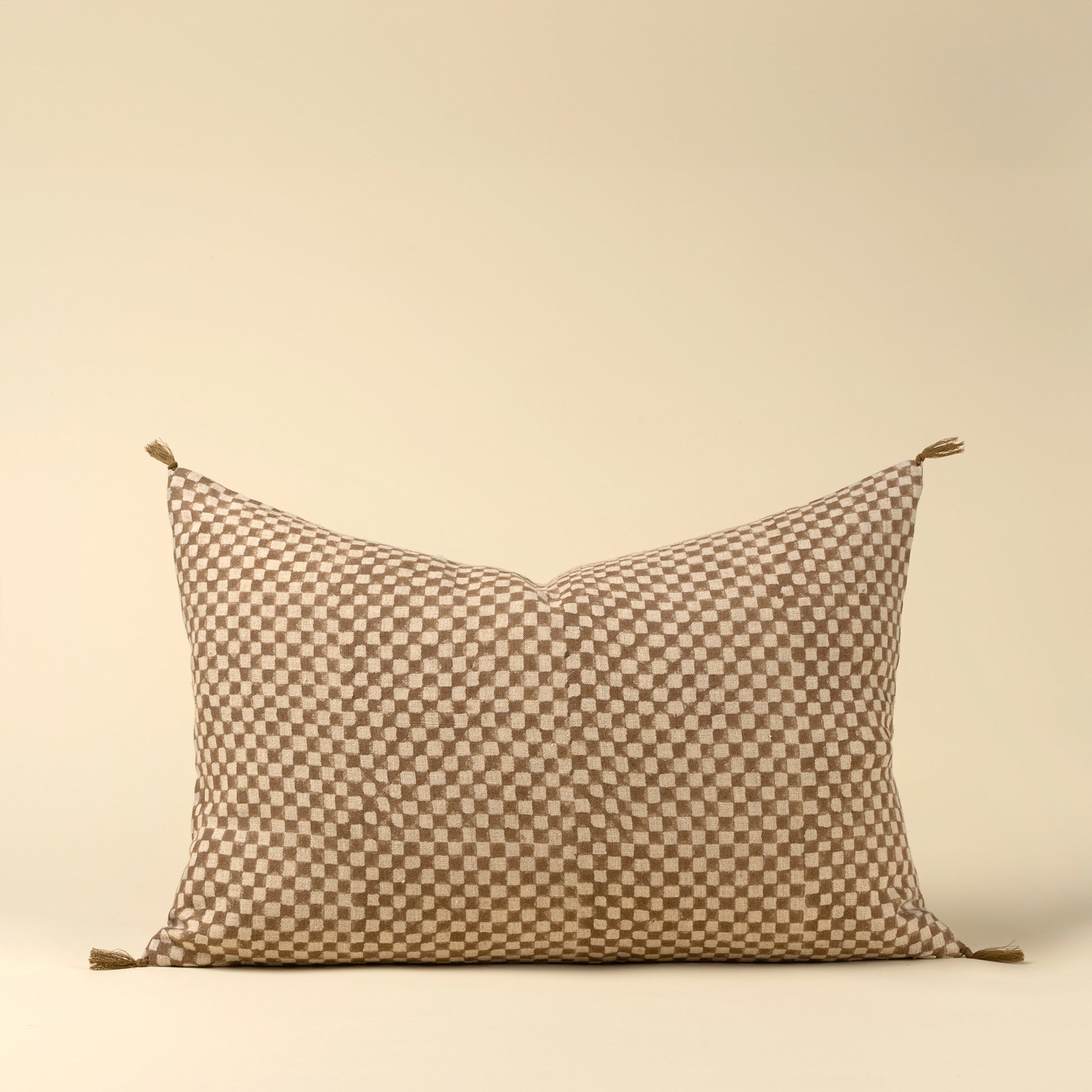 16 X 24 BLOCK PRINT CHECK PILLOW - BROWN