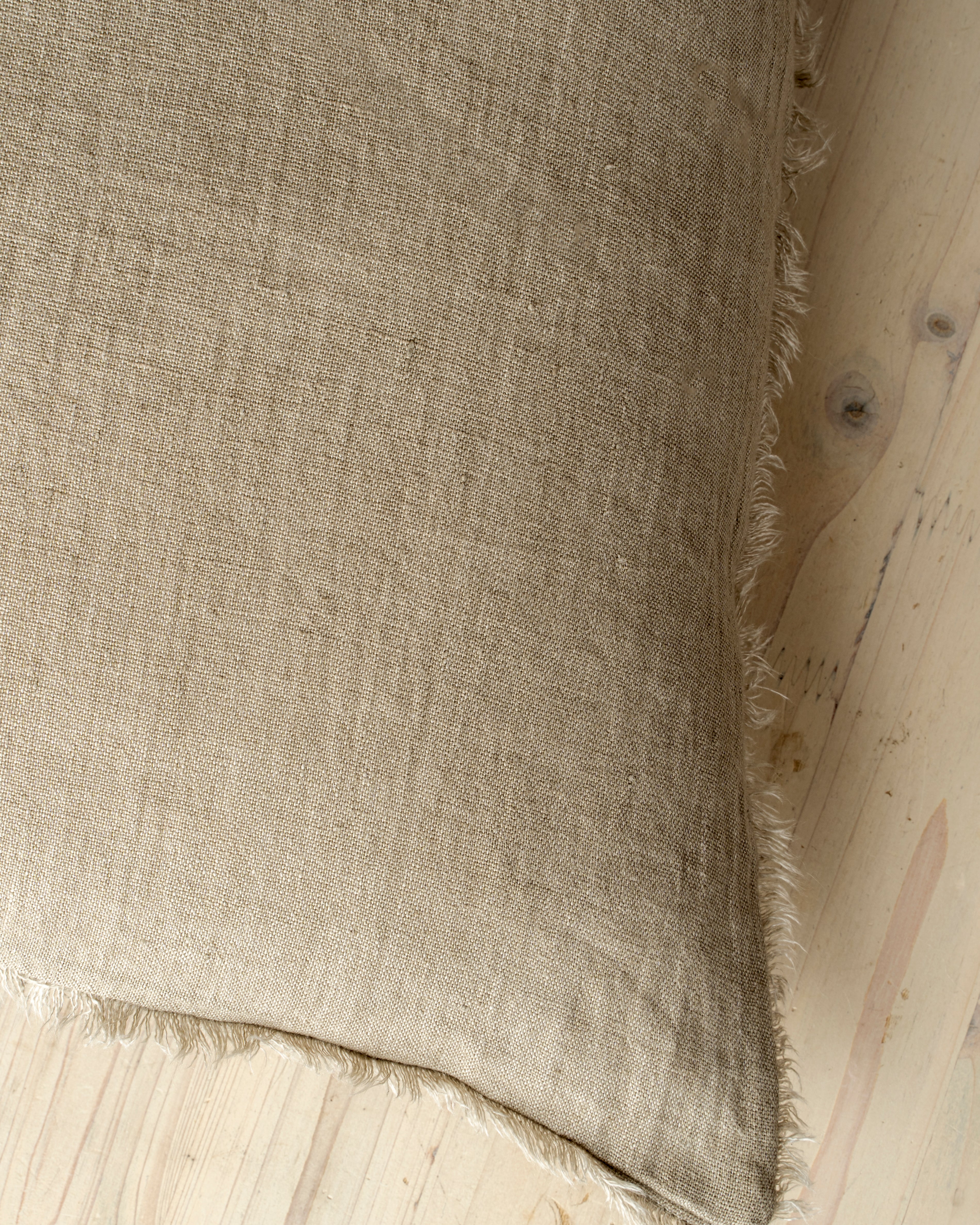 24 X 24 LINA LINEN PILLOW - SAND
