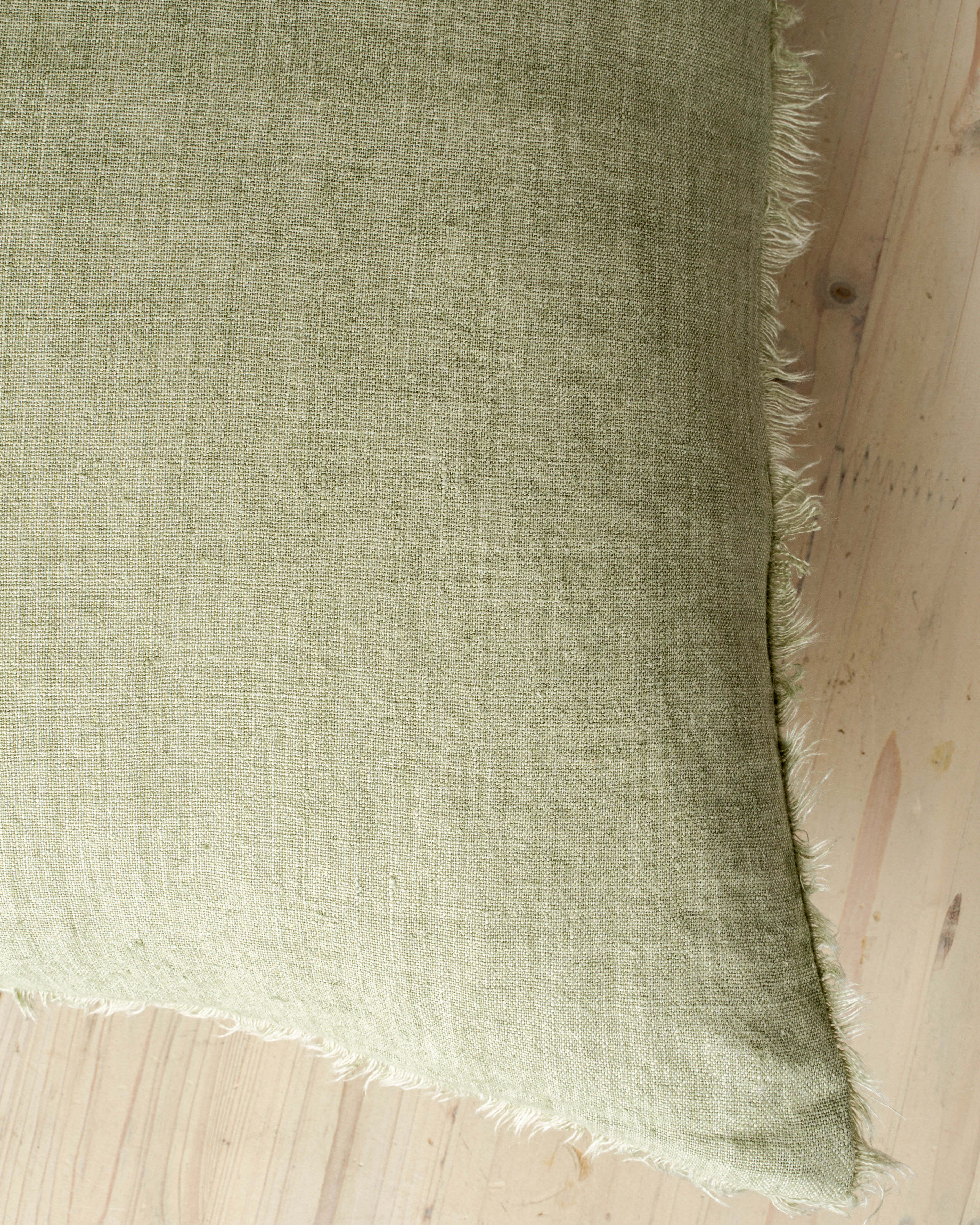 24 X 24 LINA LINEN PILLOW - OLIVE