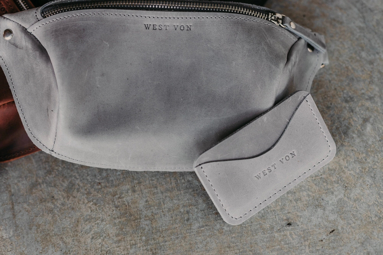 WEST VON ELLA SIDEKICK CARD HOLDER WALLET - STONE LEATHER