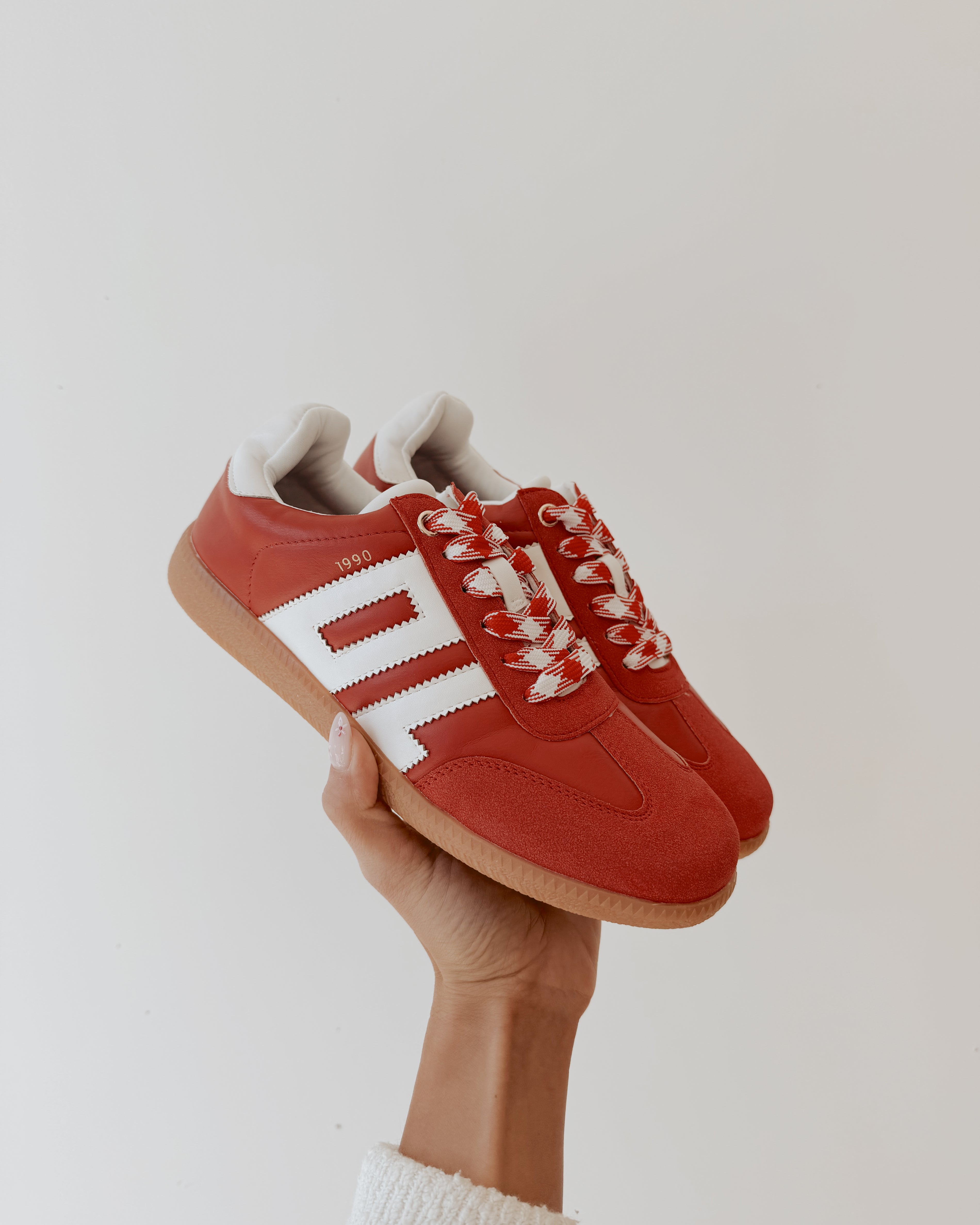 DIRTY LAUNDRY TRACKSTAR SNEAKER - RED