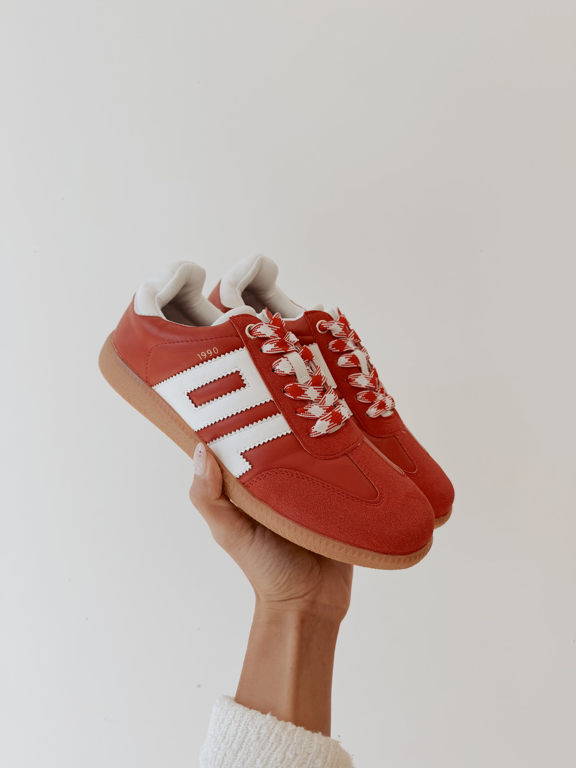 DIRTY LAUNDRY TRACKSTAR SNEAKER - RED