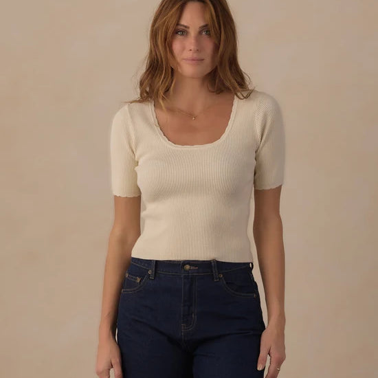 RYLEE + CRU SCALLOP TEE - NATURAL