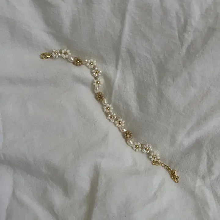 OAK + EVE GOLD FILLED DAISY BRACELET - CAFE AU LAIT