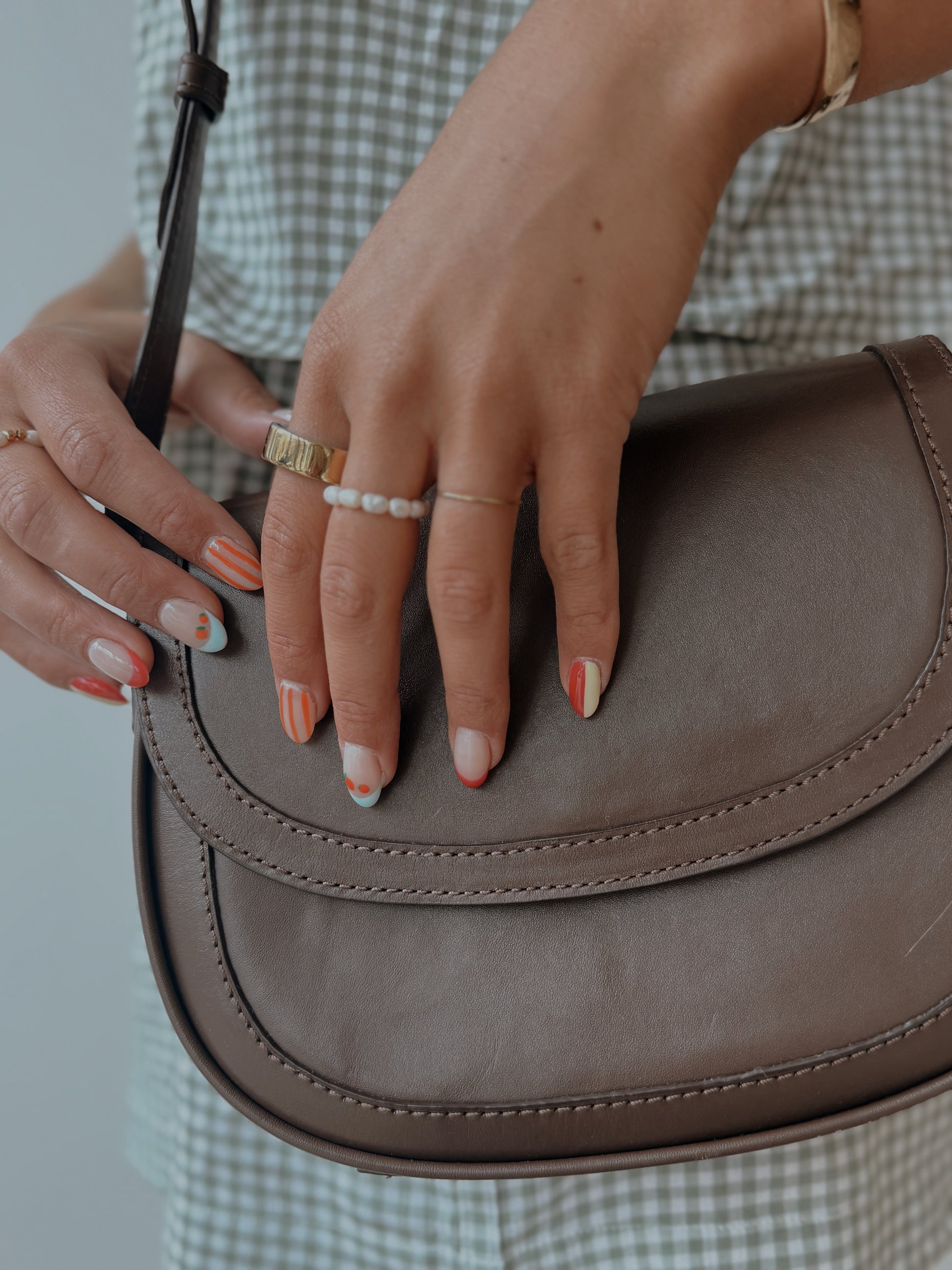 RISA JONES CROSSBODY BAG - BROWN