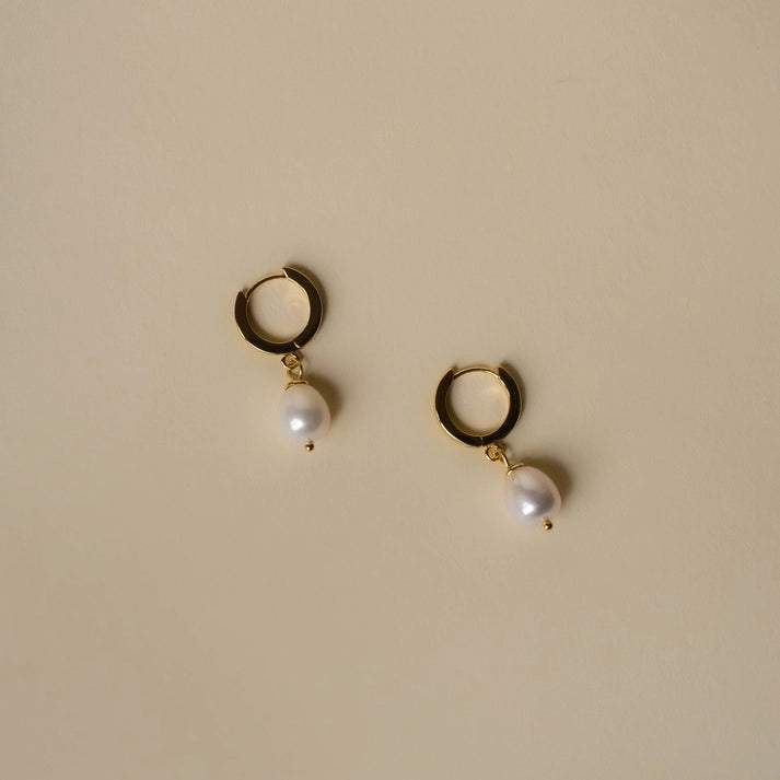 LAUREL FRESHWATER PEARL EARRINGS - GOLD