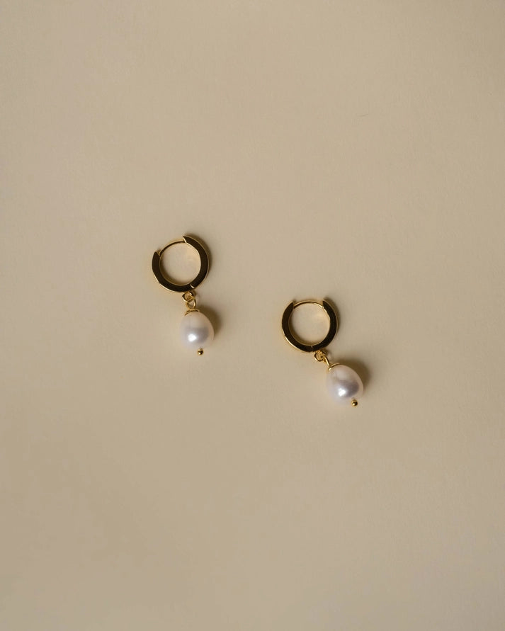 LAUREL FRESHWATER PEARL EARRINGS - GOLD
