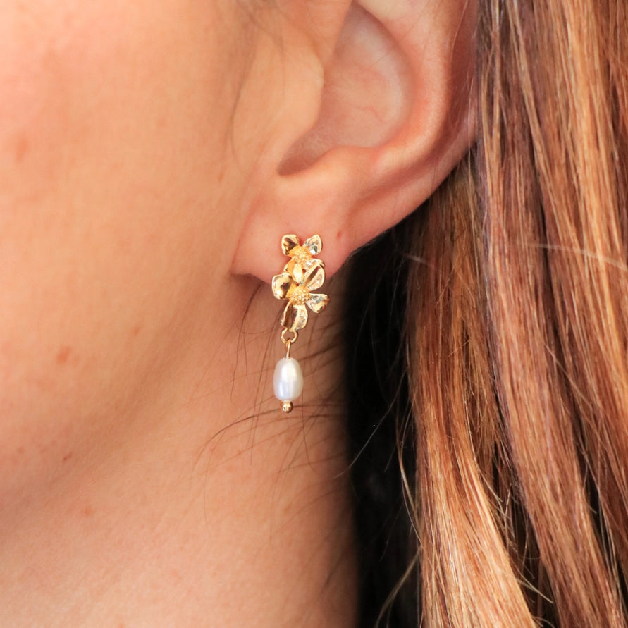 RIFLO FLOWERS + PEAR EARRINGS - GOLD