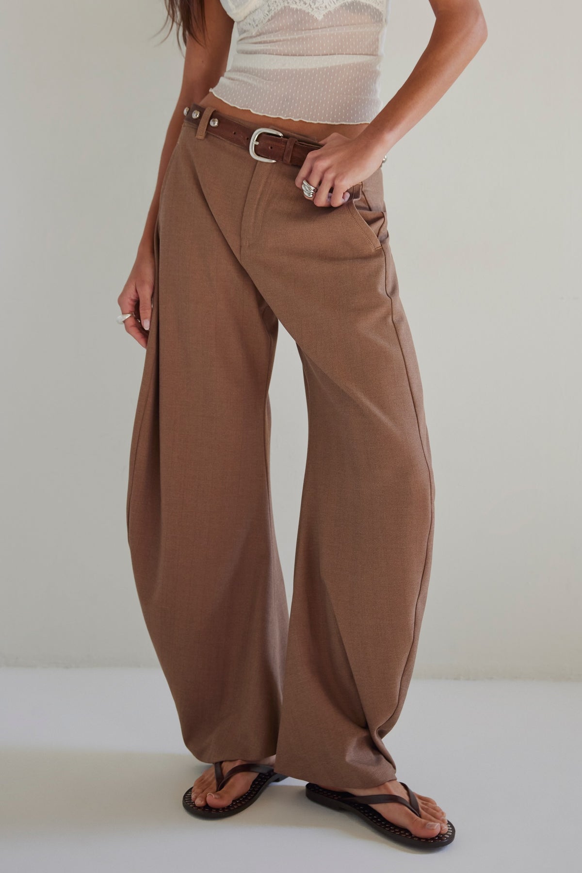 FREE PEOPLE SPOTLIGHT WASHED TROUSER - BROWN