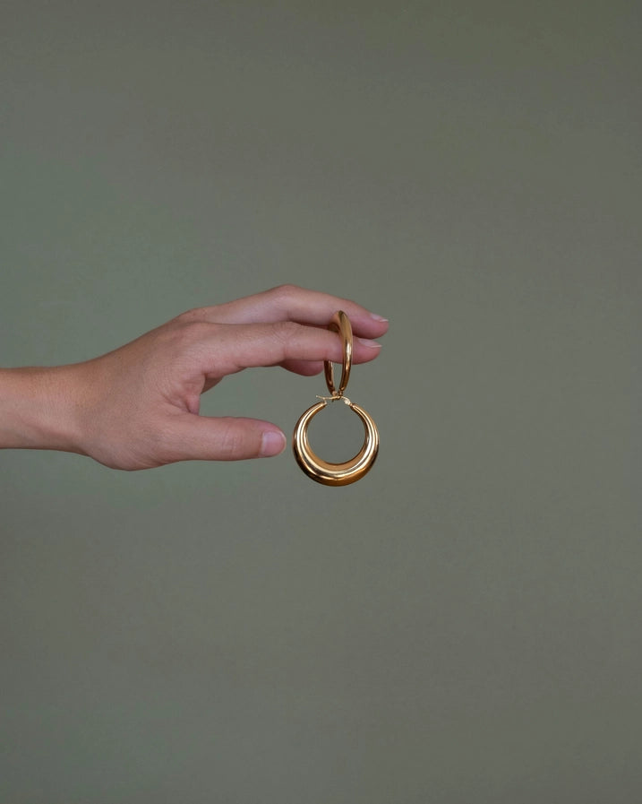 EMILIA XL VOLUPTUOUS HOOPS - GOLD