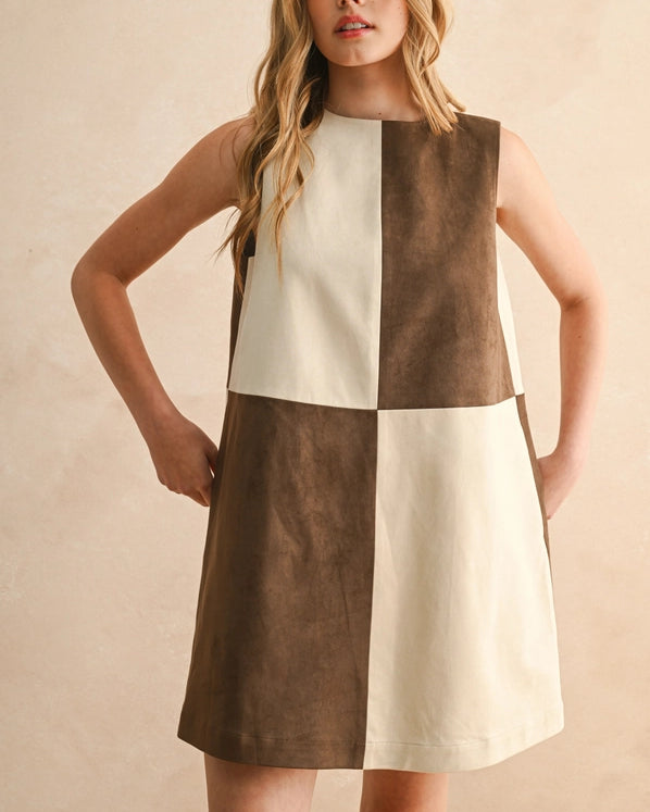 CONTRASTED SHIFT DRESS - BROWN