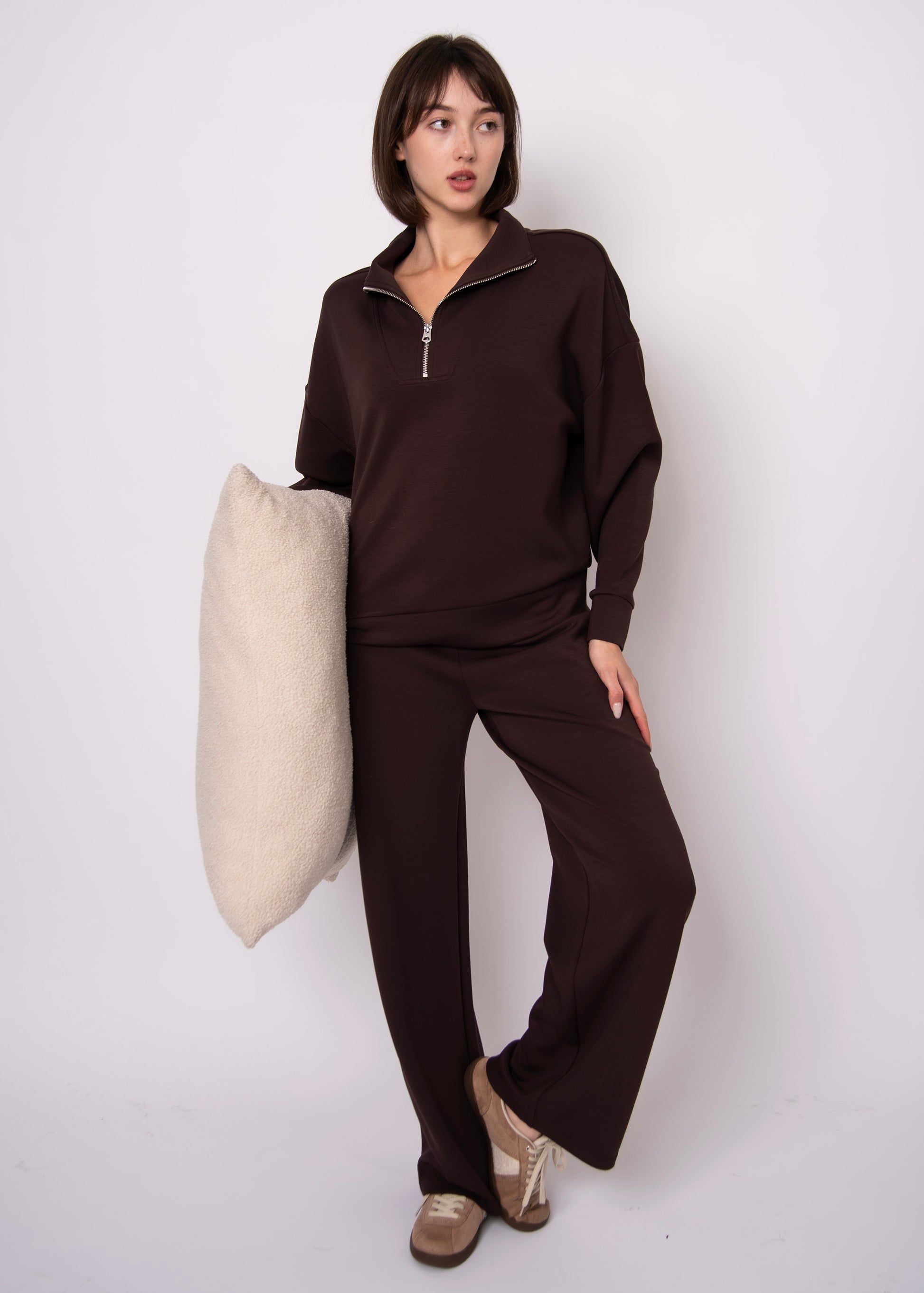 VICTORIA SOFT KNIT STRAIGHT LEG PANTS - BROWN