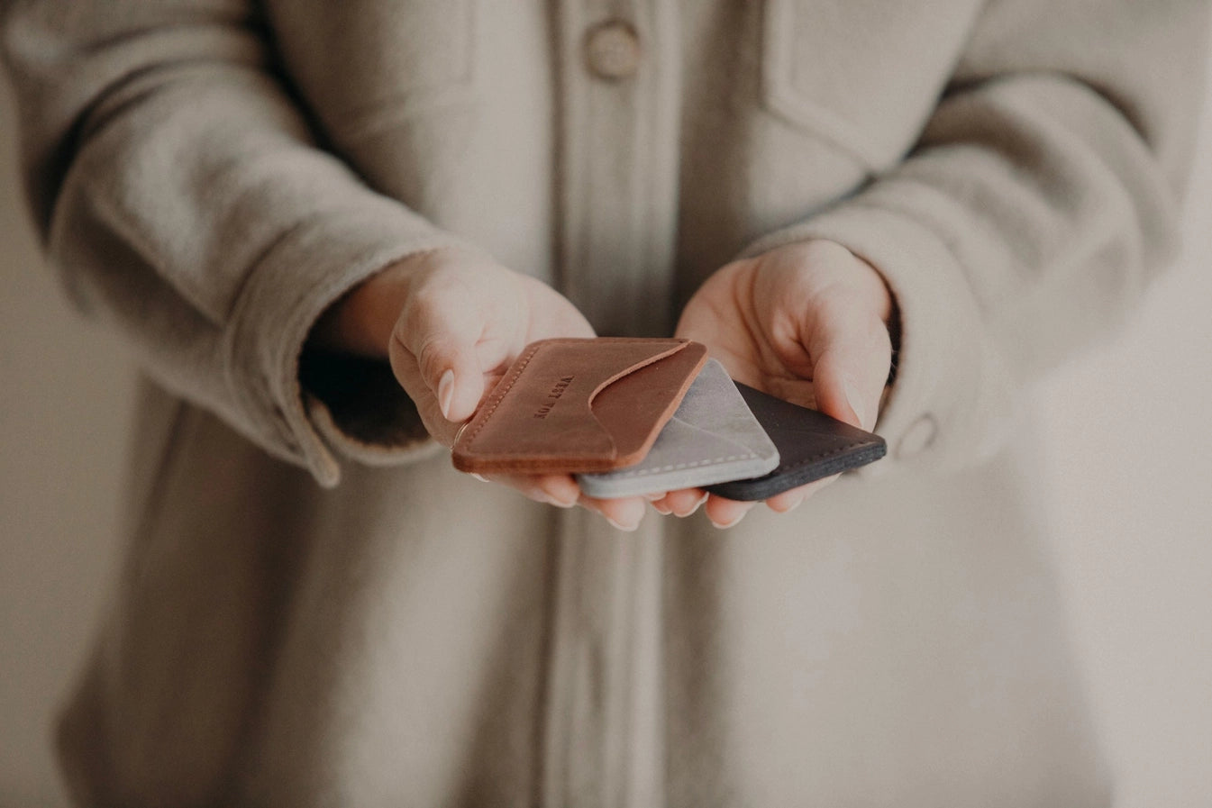 WEST VON ELLA SIDEKICK CARD HOLDER WALLET - STONE LEATHER