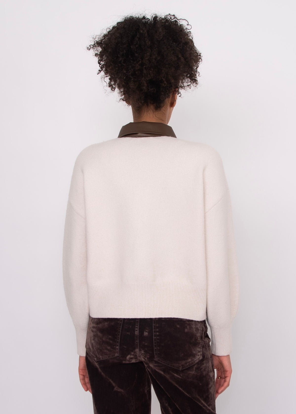 OIA LONG SLEEVE CARDI W CONTRAST COLLAR - CREAM
