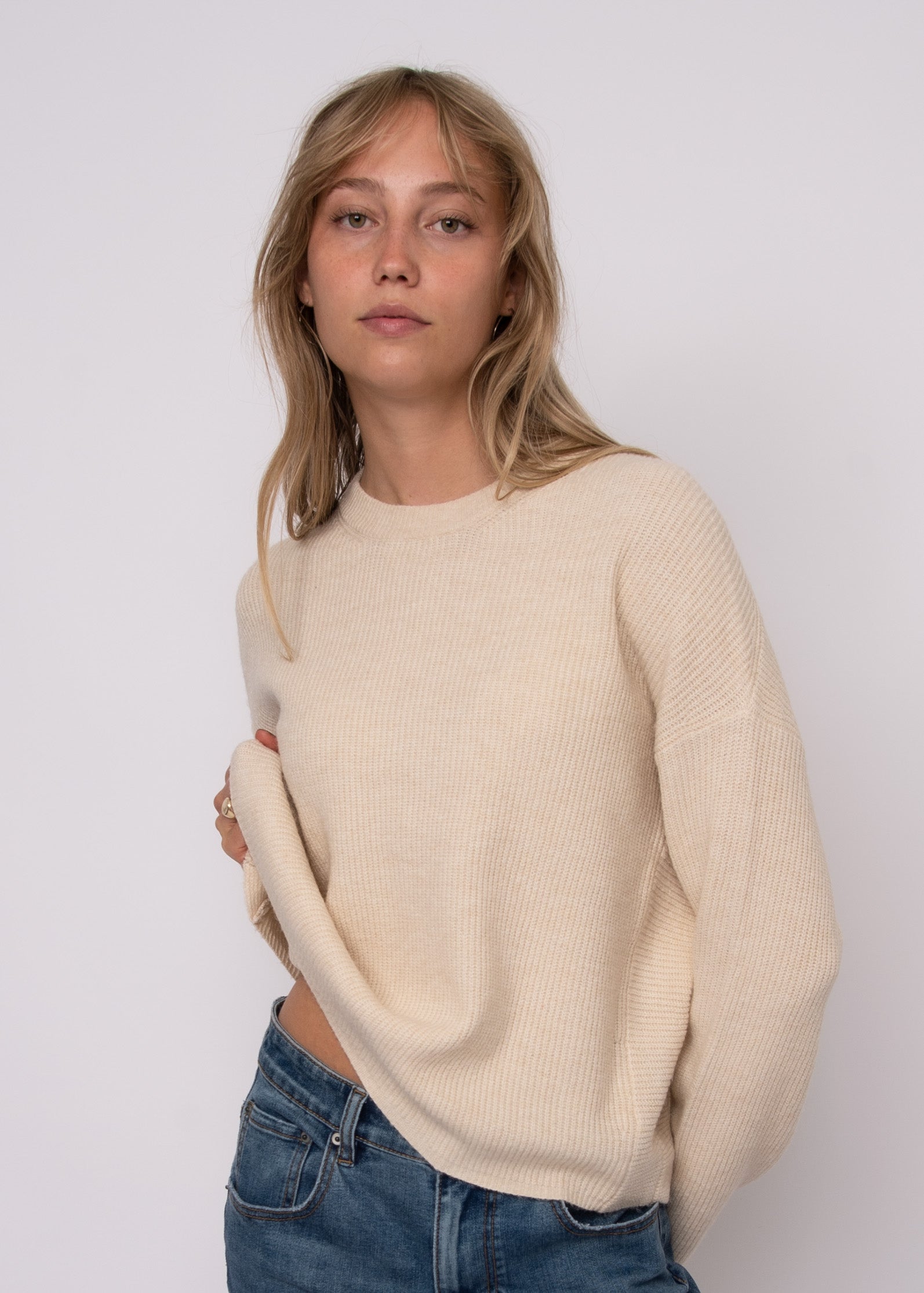 MAHEEN LONG SLEEVE CREW NECK PULLOVER - BEIGE
