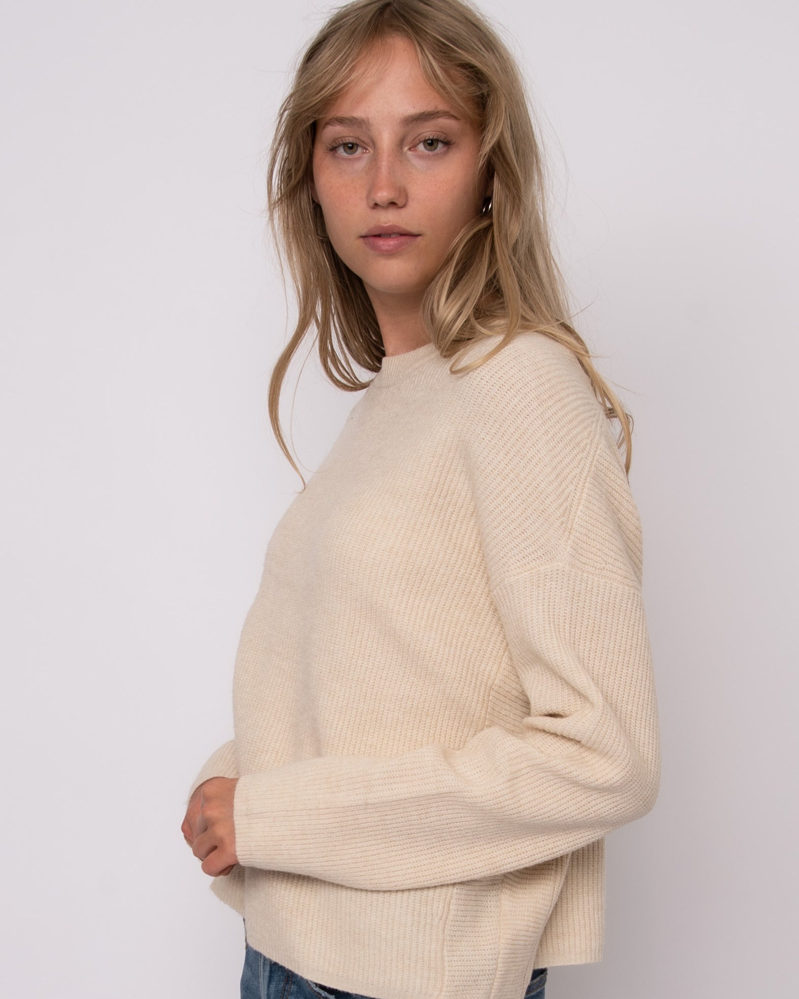 MAHEEN LONG SLEEVE CREW NECK PULLOVER - BEIGE
