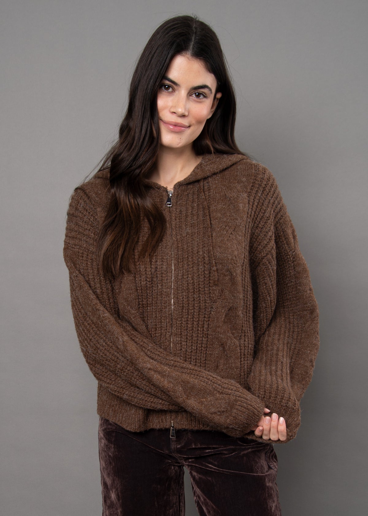 GALLA CABLE KNIT HOODED SWEATER - BROWN