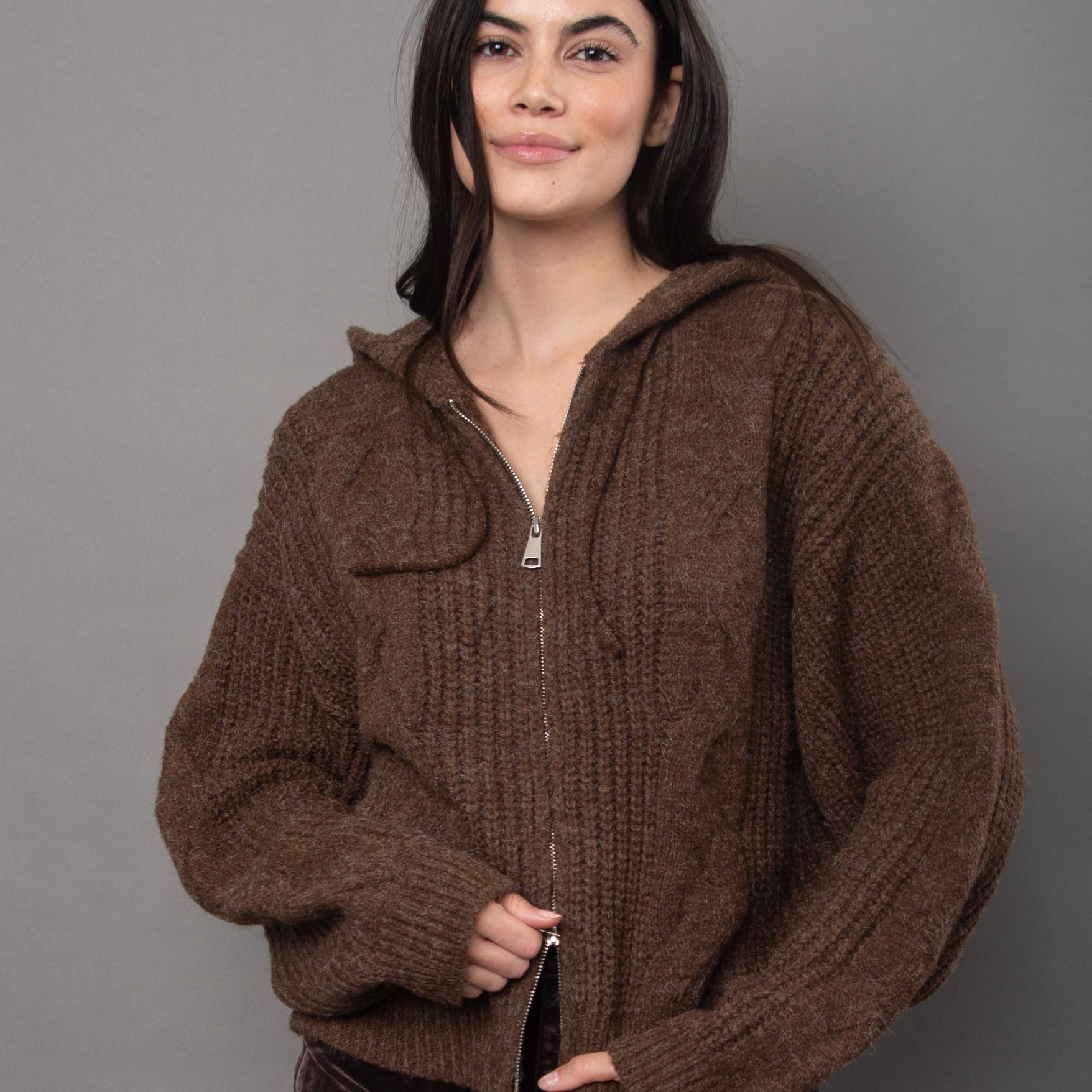 GALLA CABLE KNIT HOODED SWEATER - BROWN