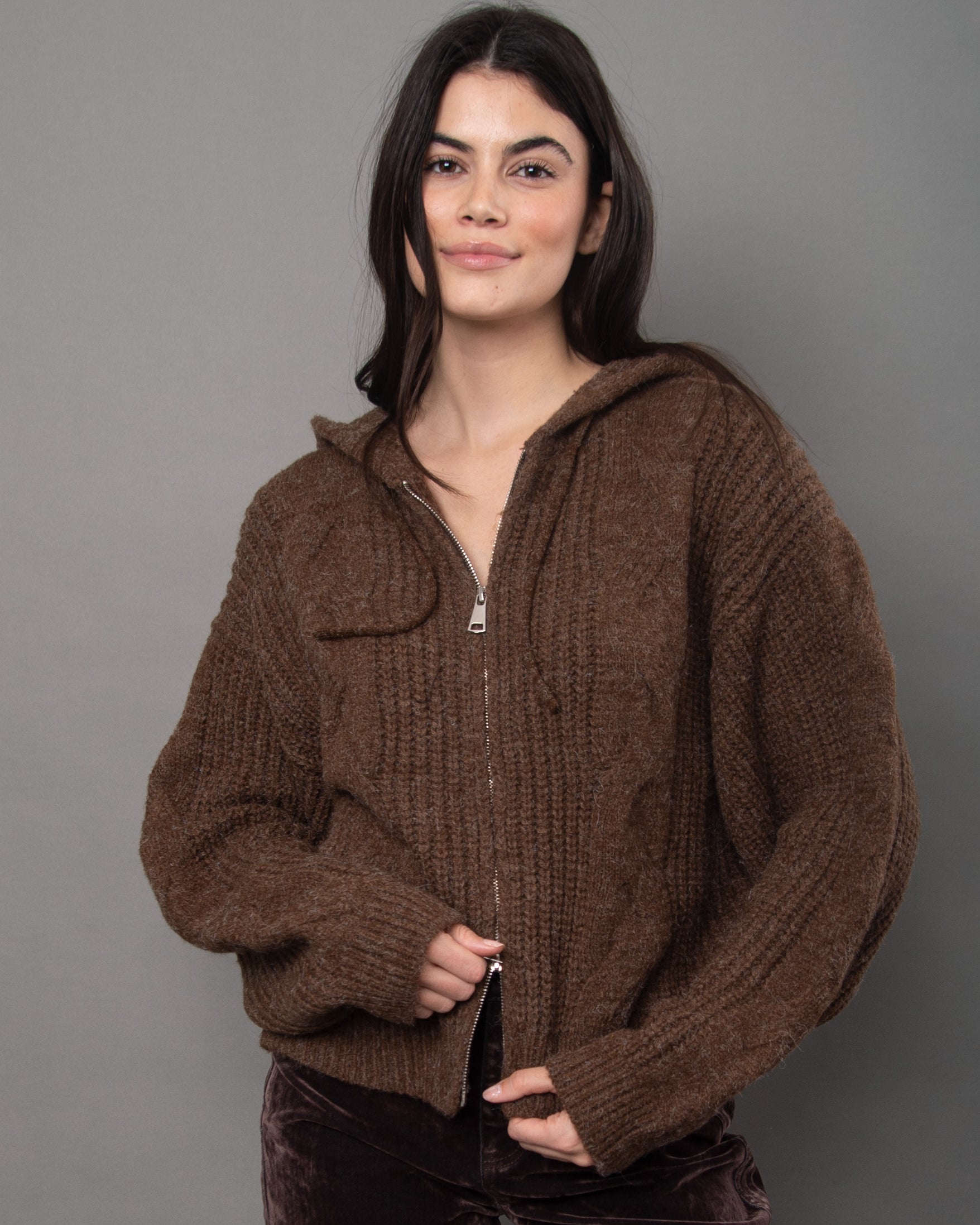 GALLA CABLE KNIT HOODED SWEATER - BROWN