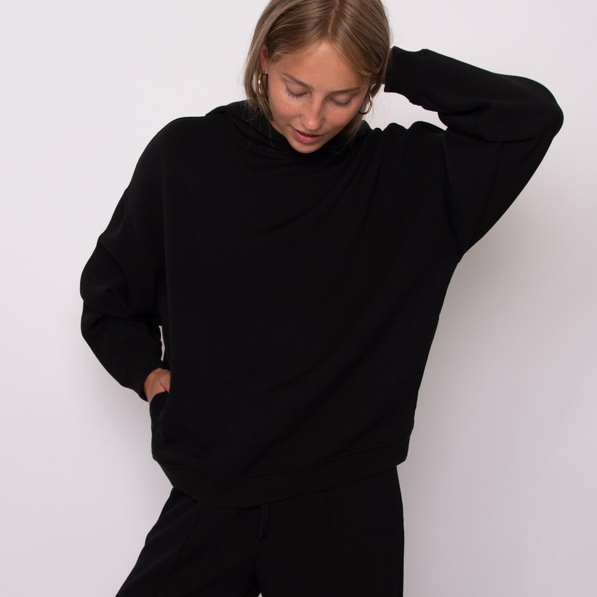 HALANA SOFT KNIT LS HOODIE - BLACK