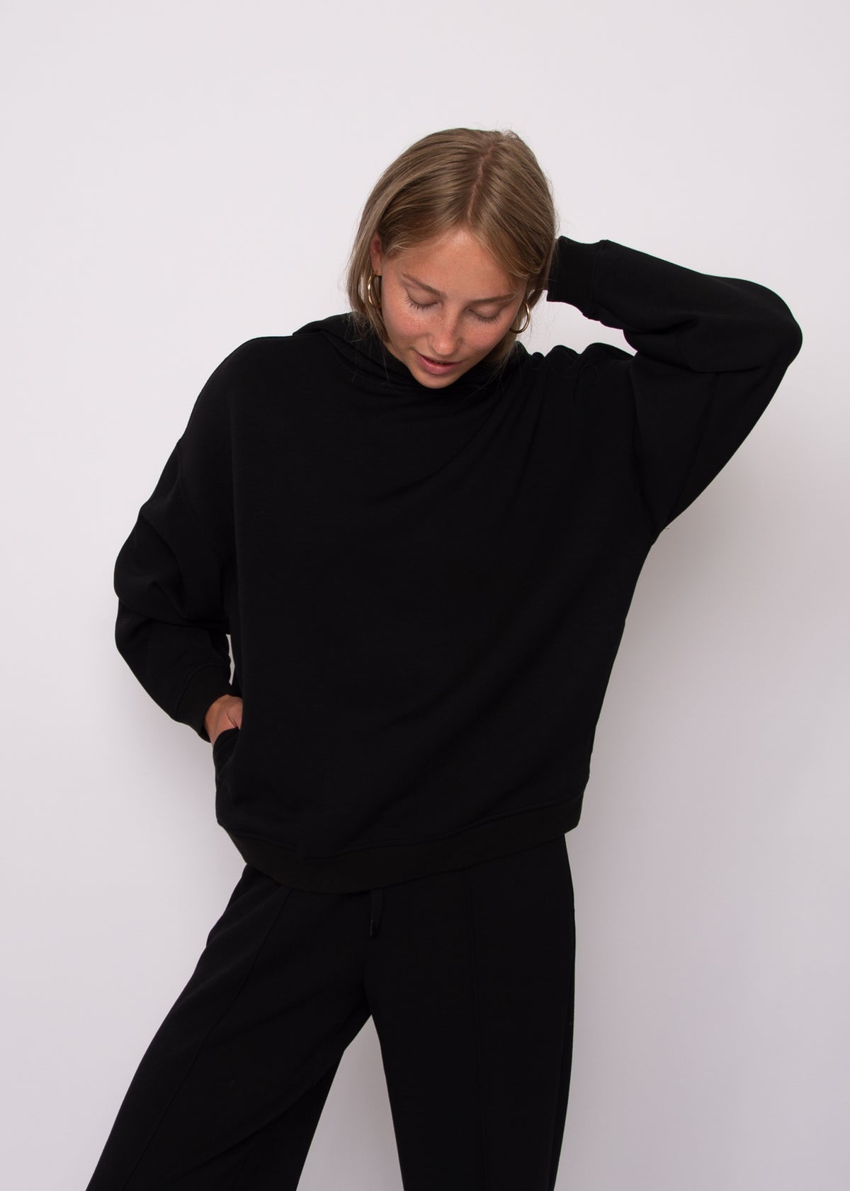 HALANA SOFT KNIT LS HOODIE - BLACK