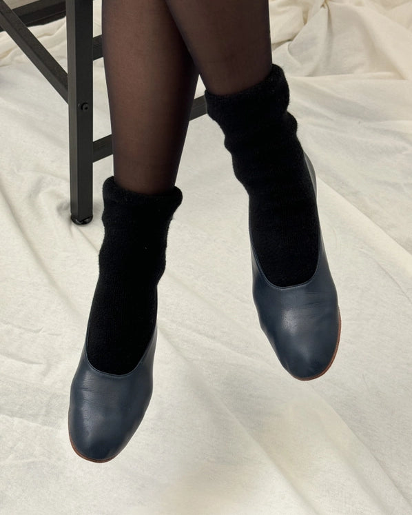 LE BON SHOPPE CLOUD SOCKS - JET BLACK