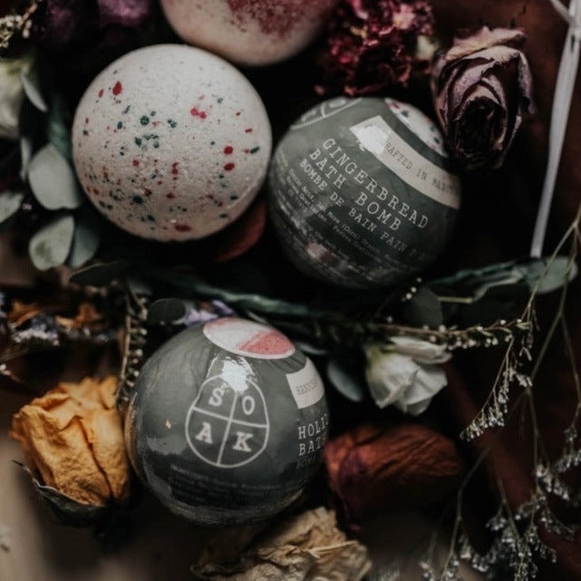 SOAK GINGERBREAD BATH BOMB
