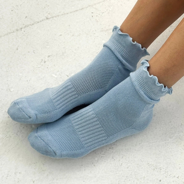 LE BON SHOPPE RUFFLED HUGGER SOCKS - PERIWINKLE