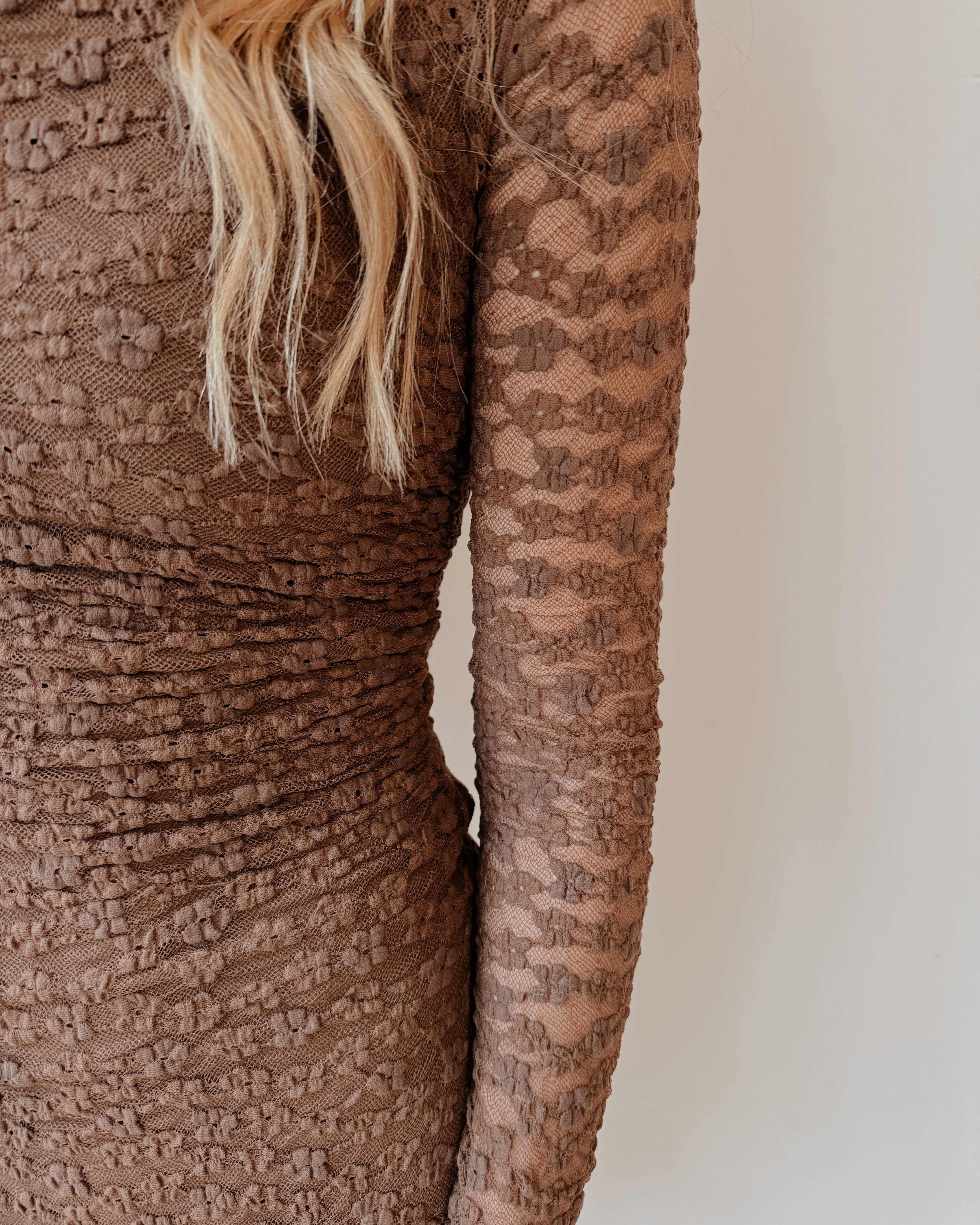 DATE NIGHT LACE FITTED DRESS - BROWN