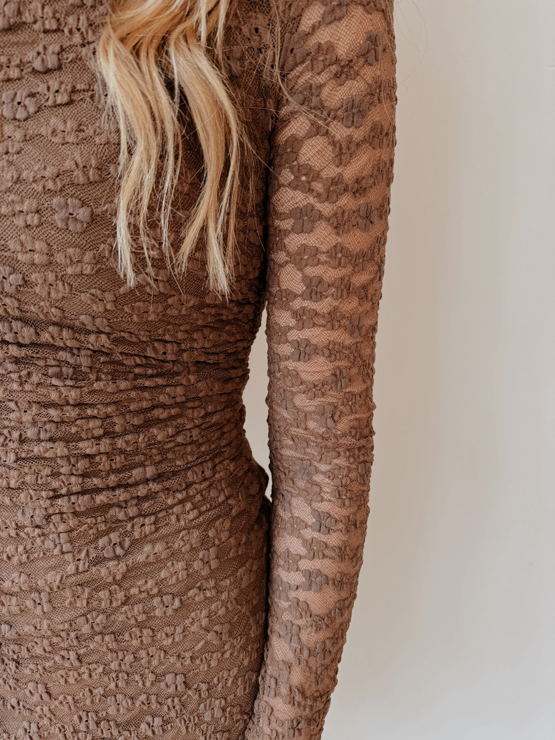 DATE NIGHT LACE FITTED DRESS - BROWN