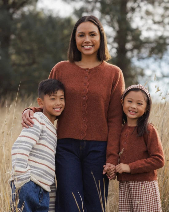 RYLEE + CRU SCALLOP CARDDIGAN - BRICK