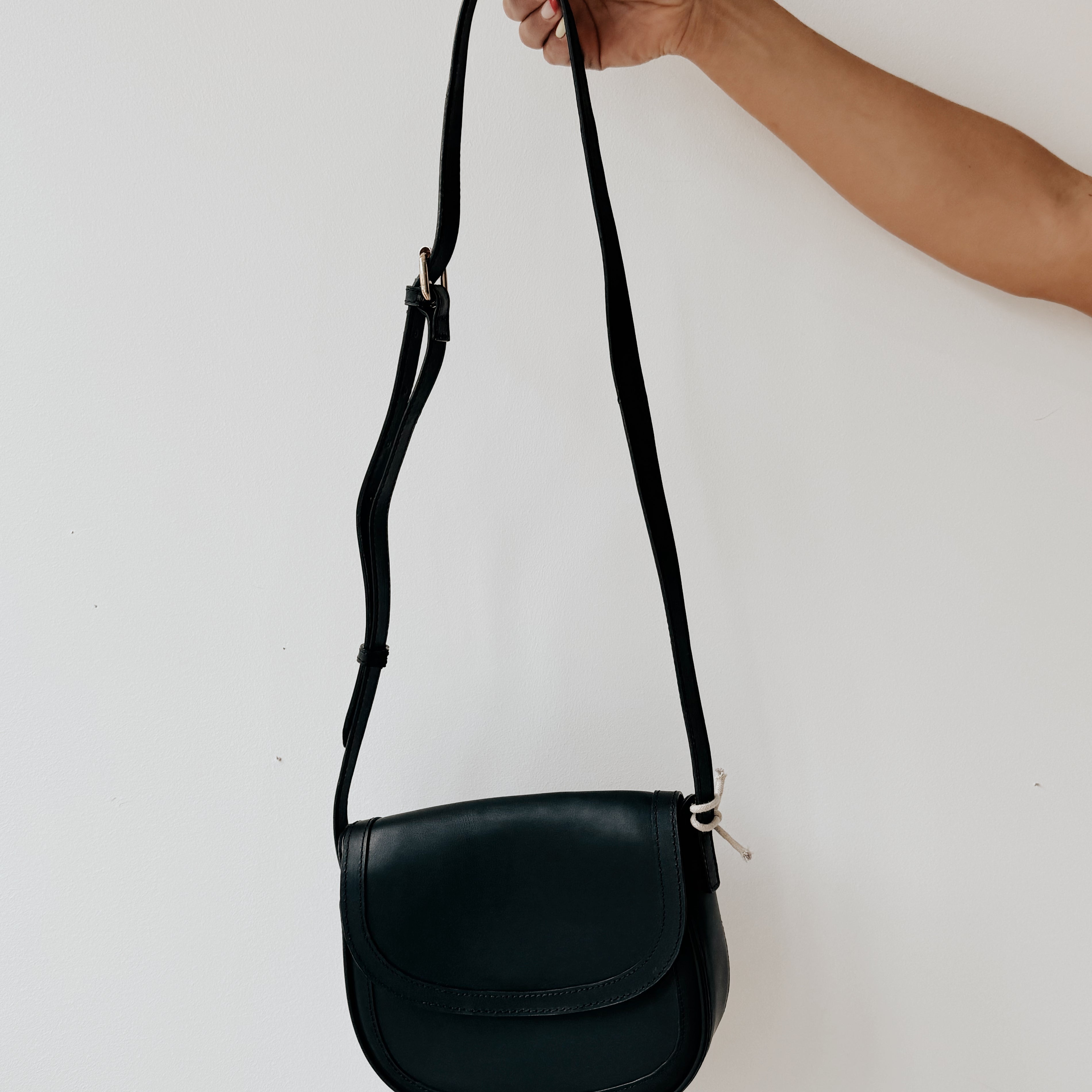 RISA JONES CROSSBODY BAG - BLACK