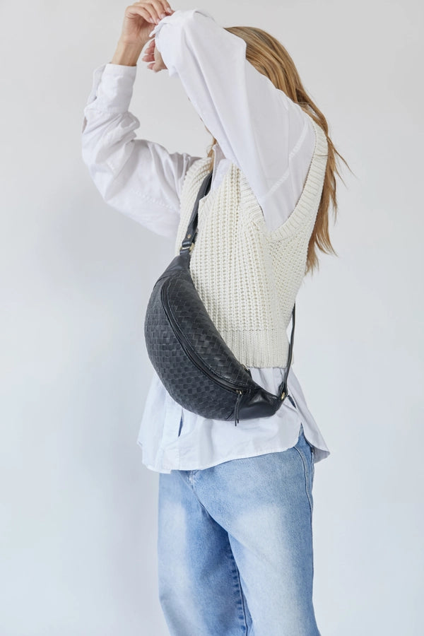 MANDRN ATLAS WOVEN FANNY PACK - BLACK