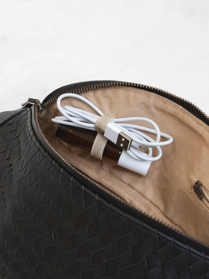 MANDRN ATLAS WOVEN FANNY PACK - BLACK